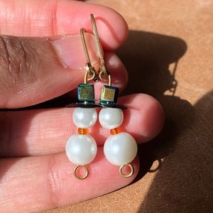 Pearl bead earrings
